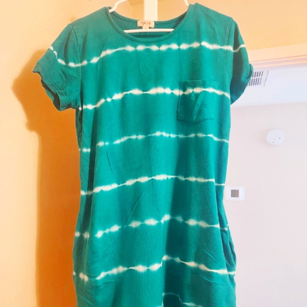 Style and Co pocketed teal tye dye short sleeved dress (Size M)